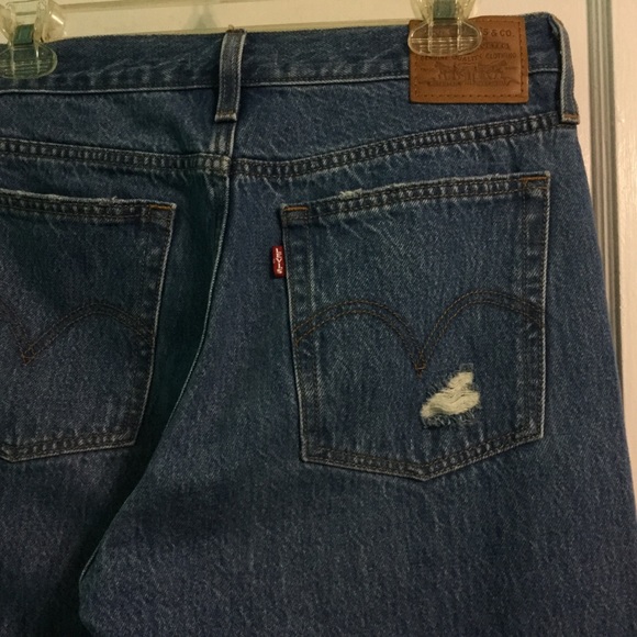 Levi's Wedgie Icon Fit Medium Distressed Jean - Picture 11 of 12